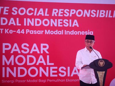 OJK Beri Vaksinasi ke Pesantren di Lamongan