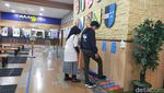 Potret Hari Pertama Trans Snow World Bekasi Buka Lagi