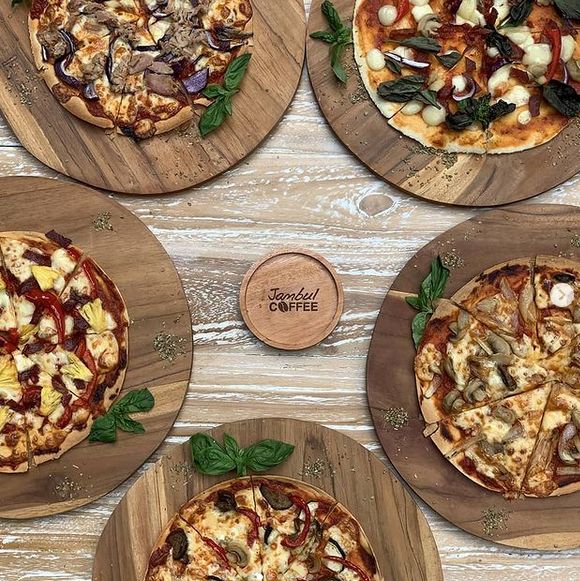 5 Kafe di Puncak Tawarkan Sensasi Makan Santai Pakai Beanbag