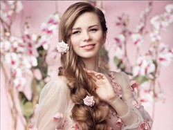 8 Potret Rapunzel Dunia Nyata, Tak Potong Rambut Selama 23 Tahun