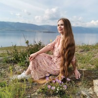 Terakhir kali Anzhelika memotong rambutnya adalah ketika dirinya masih berusia 5 tahun. Walaupun memiliki rambut yang sangat panjang tetapi Anzhelika mengaku tak pernah memberi perlakuan spesial kepada rambutnya itu. Foto: Instagram/@lik_anzhelik