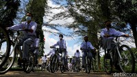 Mereka menetap di kawasan Timah Learning Center yang menjadi asrama bagi seluruh penerima beasiswa tersebut. Sementara untuk pembelajarannya secara akademik tetap dilaksanakan di SMAN 1 Pemali, Kepulauan Bangka Belitung.