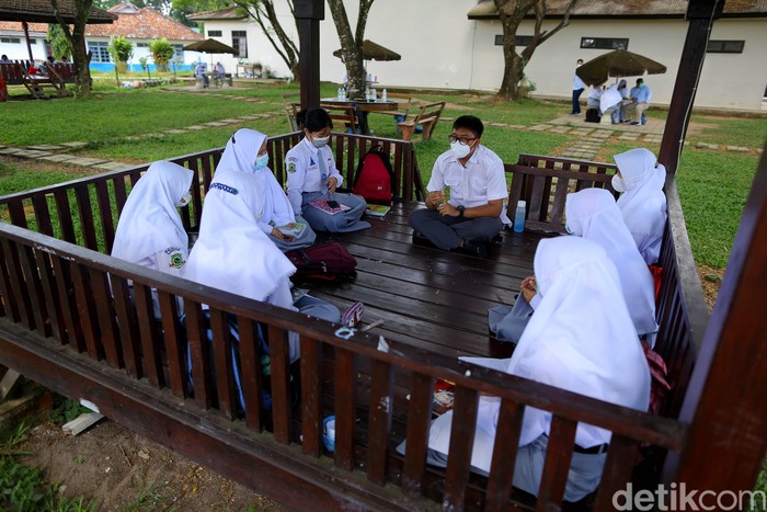 PT Timah Tbk kembali memberikan kesempatan bagi anak bangsa yang ada di wilayah operasional perusahaan secara ekonomi kurang mampu agar dapat mengenyam pendidikan terbaik.

Tentunya semua itu diberikan secara gratis dan cuma-cuma untuk jenjang SMA yang dilaksanakan dengan sistem asrama.

Untuk pembelajaran secara akademik tetap dilaksanakan di SMAN 1 Pemali, sementara untuk asramanya dilaksanakan di kawasan Timah Learning Center.