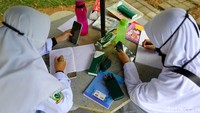 PT Timah Tbk memberikan kesempatan bagi para pelajar di wilayah operasional perusahaan untuk mengenyam pendidikan gratis pada jenjang SMA yang dilaksanakan dengan sistem asrama. Pembelajaran akademik dilaksanakan di SMAN 1 Pemali sedangkan asrama dilaksanakan di Kawasan Timah Learning Center.