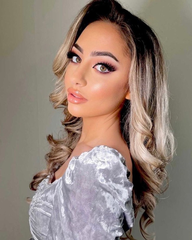 Kesempatan meraih impian Dilay menjadi ratu sejagad harus gugur setelah pihak Miss World mengatakan semua peserta harus divaksin. Puerto Rico sendiri juga mensyaratkan orang asing yang masuk ke negara mereka harus divaksin dua kali dan dites PCR tiga hari sebelum bepergian. Foto: Instagram @dilayw