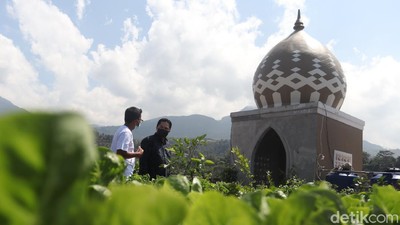 Ini yang Bikin Erick Thohir Mau Halaman Masjid BUMN Ditanam Sayur
