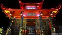 Kelenteng ini sudah beberapa kali direnovasi, dan penampilannya saat ini adalah hasil renovasi yang terakhir. Sangat artistik, dominan warna merah dan keemasannya.