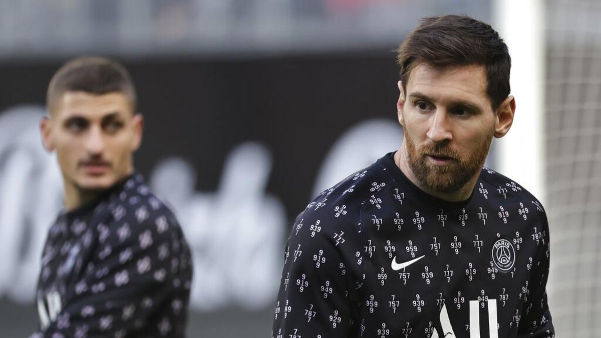 Lionel Messi banyak mendapat tawaran musim panas lalu usai meninggalkan Barcelona (AP/Jeremias Gonzales)