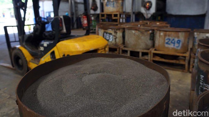 Logam Tanah Jarang jadi Harta Karun yang Diincar Dunia Indonesia disebut memiliki 512 titik harta karun yang tersebar di tambang timah. Harta karun ini disebut-disebut mempunyai nilai investasi yang sangat besar dan dunia pun sedang berlomba-lomba mencarinya.