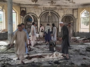 Puluhan Jiwa Melayang Akibat Bom Bunuh Diri ISIS di Masjid Afghanistan