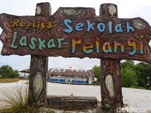 Objek Wisata Replika Sekolah Laskar Pelangi Bak Mati Suri