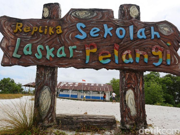 Objek Wisata Replika Sekolah Laskar Pelangi Bak Mati Suri