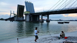 Rahasia di Balik Nama Jembatan Emas Bangka yang Ikonik