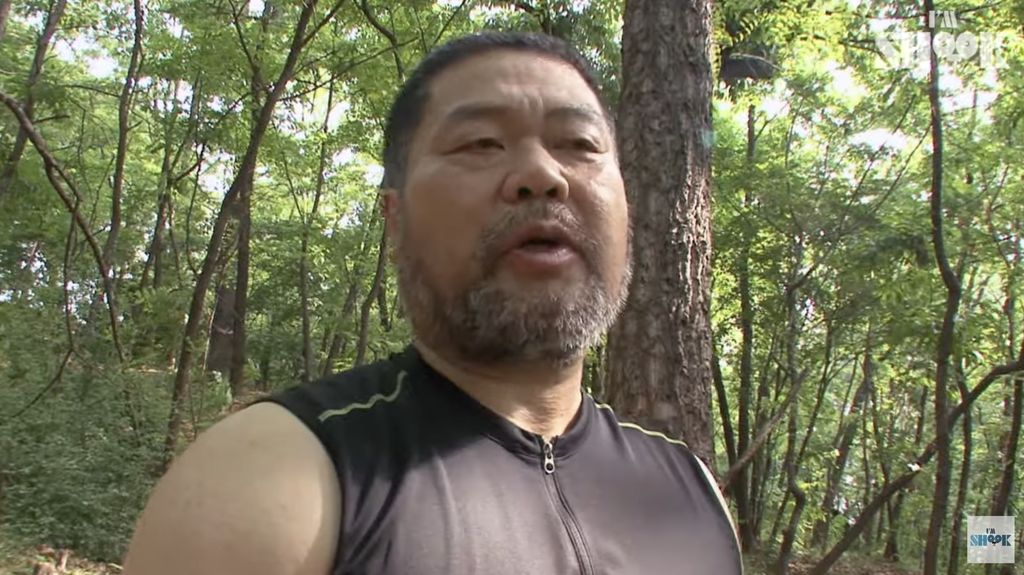 'Samson' Korea! Pria Ini Pecahkan Semangka dan Es Balok Pakai Tangan