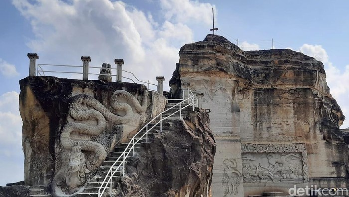 Sandiaga: Tebing Breksi Harus Jadi Warisan Dunia Desa Wisata Dewi Sambi atau Sambirejo menjadi salah satu desa wisata di wilayah Yogyakarta. Lokasinya di Kecamatan Prambanan, Kabupaten Sleman, DIY.