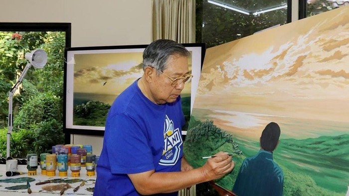 SBY melukis karyanya yang diberi judul 'I Understand More the Meaning of Life' SBY melukis karyanya yang diberi judul 'I Understand More the Meaning of Life'
