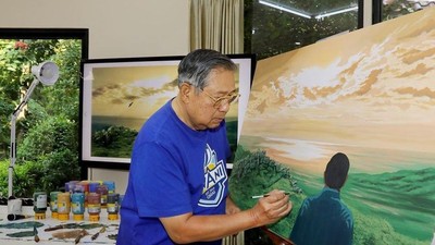 Lukisan Penuh Makna SBY: Bendera Merah Putih hingga Langit Senja