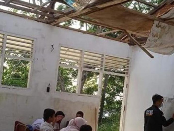 Sekolah rusak di Padangsidimpuan