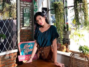 Shenina Cinnamon Foto Bareng Song Joong Ki, Aktris Ini Doyan Es Krim