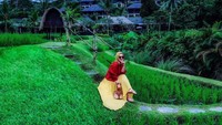 Liburan Syahrini kali ini begitu dekat dengan alam. (Foto: Instagram Syahrini)