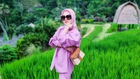 Kabarnya, Syahrini biasa mendapatkan uang bulanan dari Reino Barack hingga tiga kali lipat bayaran manggungnya. Foto: Instagram Syahrini