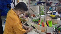 Selama di Amerika Serikat dirinya pernah bekerja di sebuah restoran Vietnam di kawasan Philadelphia bernama Pho Sin Hua selama 5 tahun. Kemudian setelah berhenti dari restoran pertamanya, ia pindah ke sebuah restoran yang dikelola oleh seseorang berkebangsaan Korea Selatan. Foto: detikcom/Diah Afrilian
