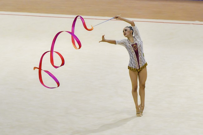 Punya paras cantik yang unik, Sutjiati Narendra memang blasteran. Remaja 17 tahun yang lahir di New York tersebut memiliki ibu seorang warga Amerika Serikat. Foto: MARTONA