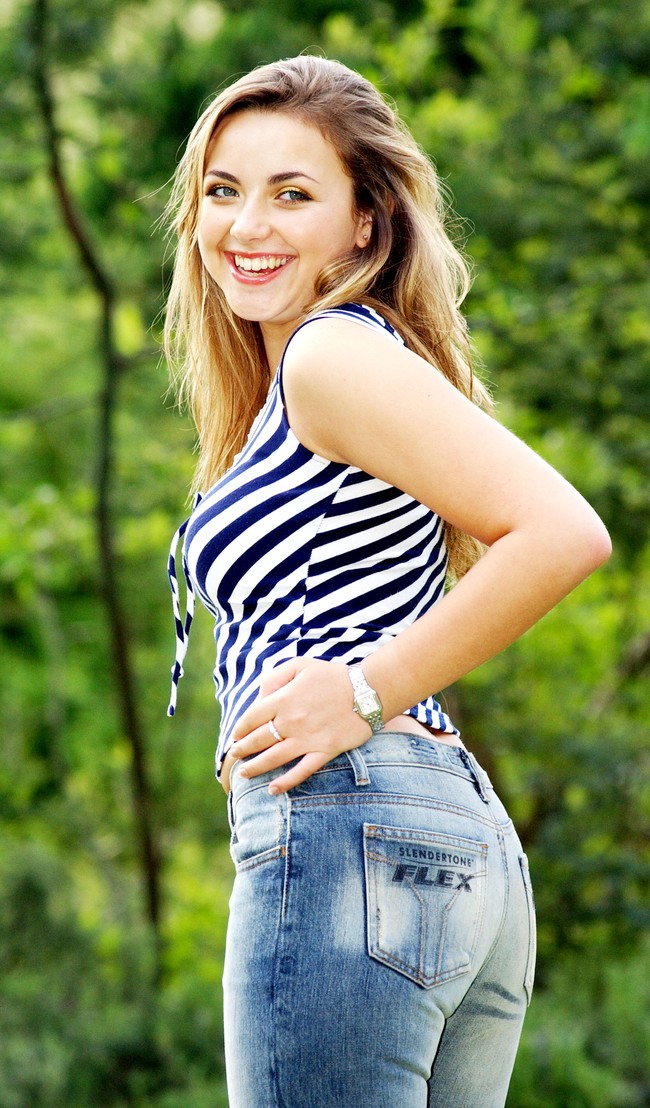 Sejumlah penghargaan musik berhasil diraihnya. Pada 2000, Charlotte yang masih berusia 14 tahun menyabet piala Classical BRIT Awards kategori British Artist of the Year. Di luar musik, ia pernah mendapat penghargaan bokong terindah Rear of the Year pada 2002 saat berusia 16 tahun.  (Foto: Getty Images/Anthony Harvey)