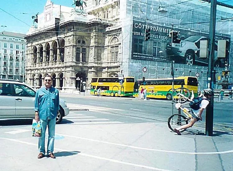 Foto-Foto Lucu 13 Foto Lucu yang Tak Sengaja Tertangkap Kamera