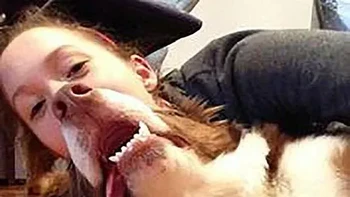 Ho ho ho lihat lah gigiku. Foto: (dok Live About).