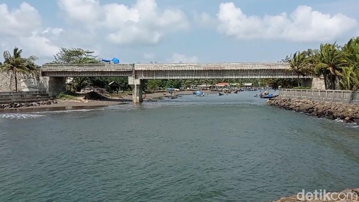 Jembatan Cikidang Pangandaran.