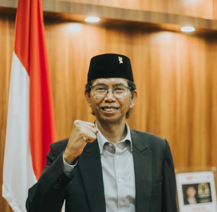 Ketua DPRD Kota Surabaya, Adi Sutarwijono