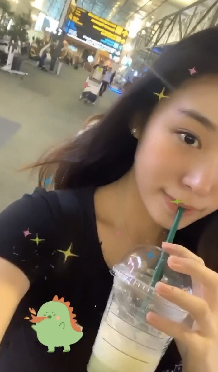 Livy Renata, Gamer Cantik yang Tak Pernah Makan Pecel Lele dan Hobi Makan Mewah Livy Renata, Gamer Cantik yang Tak Pernah Makan Pecel Lele dan Hobi Makan Mewah