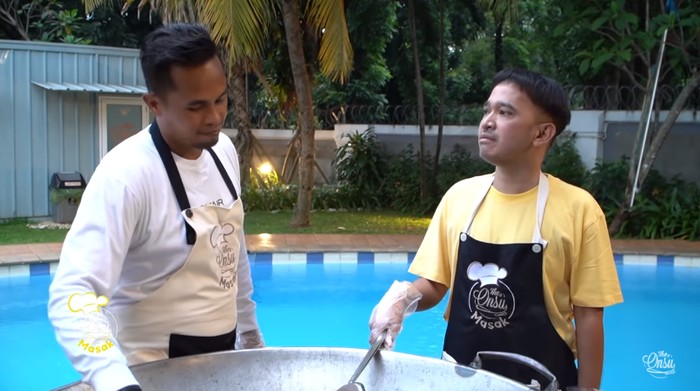 Lord Adi Masak Soto Ayam Bareng Ruben Onsu