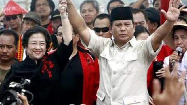 Ada Minyak Urut di Tengah Wacana Perjumpaan Prabowo dan Mega