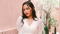 Usai mengaku salah, Rachel Vennya mengembalikan uang Rp 25 juta yang diterima timnya sebagai bayaran endorse. (Foto: dok. Instagram @rachelvennya)  