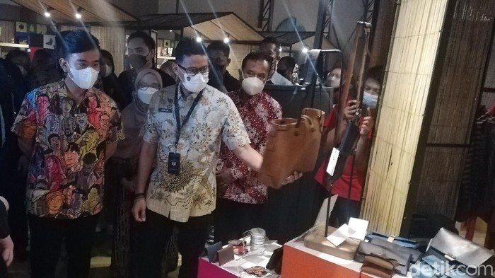 Sandiaga Ditemani Walikota Solo