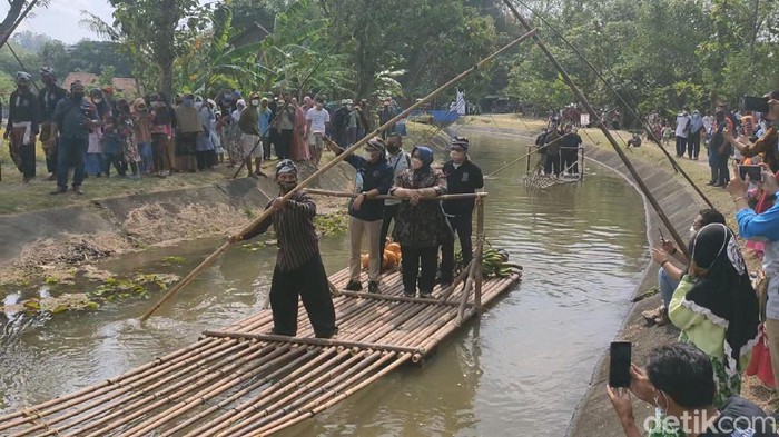 Sandiaga Uno di Desa Wisata Sangiran Sandiaga Uno di Desa Wisata Sangiran