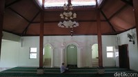 Dia mengatakan Sunan Kedu pertama kali datang ke Kudus sempat dianggap pamer ilmu oleh Sunan Kudus. Konon, Sunan Kedu bertemu Sunan Kudus dengan terbang naik tampah, anyaman bambu berbentuk bundar untuk menampi beras.