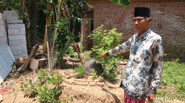 Di Kabupaten Kudus, Jawa Tengah sosok Sunan Kudus dan Sunan Muria terkenal sebagai wali penyebar agama Islam. Tak hanya kedua sunan tersebut, ada pula sosok Sunan Kedu yang dikenal sebagai pendekar penyebar agama Islam di Kota Kretek. Seperti apa kisahnya?