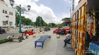 Titik Nol Km sudut cantiknya Jogja. Berkunjung ke Malioboro tak sempurna jika tidak menginjakkan kaki di Titik Nol Km.