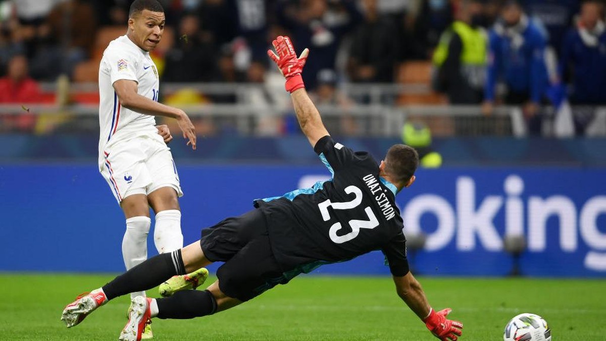Kylian Mbappe mencetak gol kemenangan Prancis di final UEFA Nations League 2021. (Foto: Getty Images/Mike Hewitt)