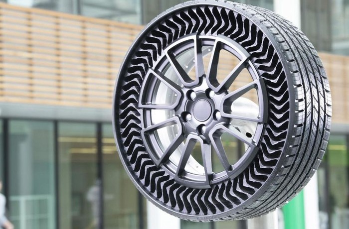 Michelin memperkenalkan teknologi ban tanpa udara pada 2019 lalu. Setelah penelitian dan pengembangan selama lima tahun, Michelin siap menjual ban tanpa udara itu pada 2024 nanti.