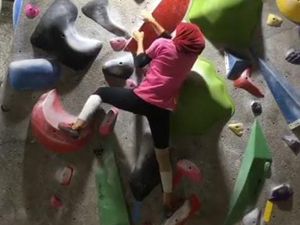 Aksi Atlet Panjat Tebing Putri Asal Lamongan Bikin Jatim Tambah Medali