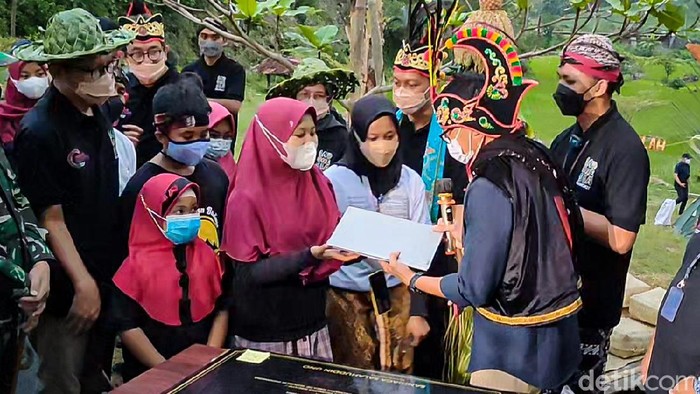 Berawal dari Iseng, Wayang Dapat Hadiah Laptop dari Sandiaga Uno
