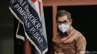 Dalam Pasal 1 ayat (2) Undang-Undang Nomor 12 Tahun 2011 tentang Pembentukan Peraturan Perundang-undangan (PPP), peraturan perundang-undangan adalah norma hukum yang mengikat secara umum. Sedangkan AD/ART Partai Demokrat adalah peraturan untuk internal partai saja.