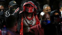 Pertemuan pertama berakhir imbang atas penilaian tiga juri dan di rematch berikutnya, Fury menang TKO di ronde ketujuh. Akhir pekan lalu, lengkap sudah trilogi Fury vs Wilder. (Foto: AP/Chase Stevens)
