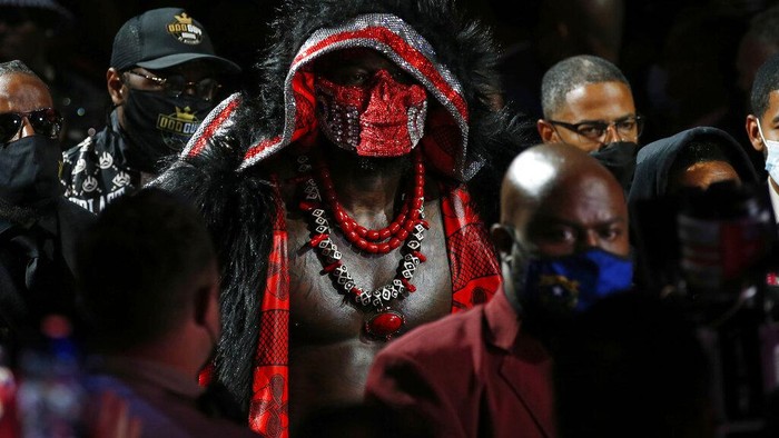 Deontay Wilder arrives for a heavyweight championship boxing match against Tyson Fury, of England, Saturday, Oct. 9, 2021, in Las Vegas. (AP Photo/Chase Stevens)
