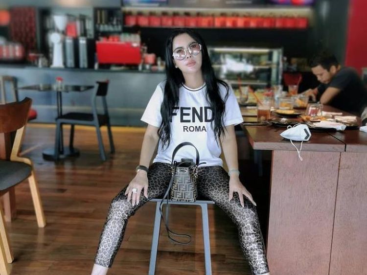 Uci Flowdea, Crazy Rich Surabaya yang Doyan Hangout dan Ngopi