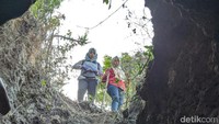 Karena aksesnya susah, banyak wisatawan yang tidak berani masuk. Dari tujuh lobang goa, hanya tiga yang bisa dieksplor (Imam Suripto/detikcom)